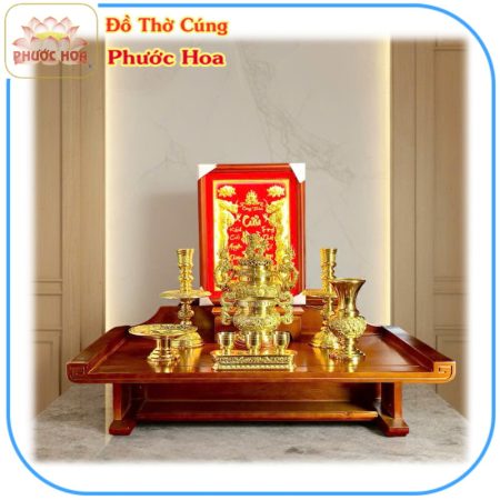 Trang trí bàn thờ Cuurw Huyền Thất Tổ
