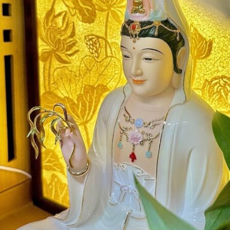 Quan thế âm bồ tát