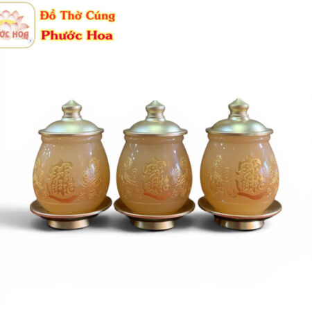Chung nắp đá vàng