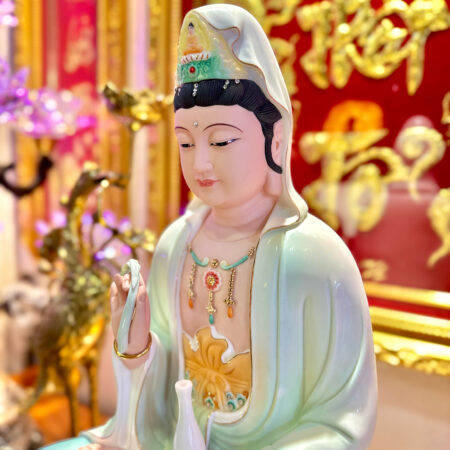 Quan Âm Sứ Xanh